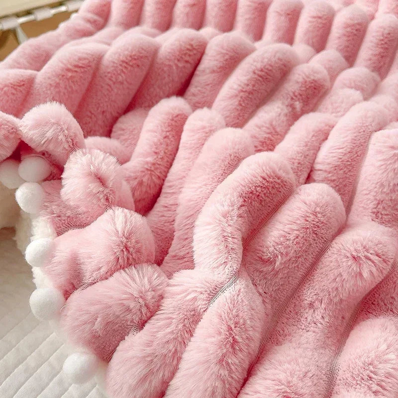 Obbty Tuscan Faux Rabbit Fur Warm Weighted Blankets for Bed Luxury Faux Lamb's Wool Double Blanket Soft Fluffy Warmth Double Blanket