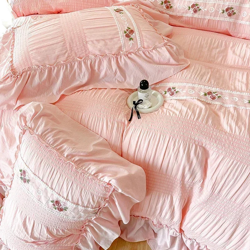 Obbty French Embroidered Lace Bubble Gauze Bedding Set Pink Elegant Princess Style Queen Duvet Cover Set Ruffled Comforter Cover Sets