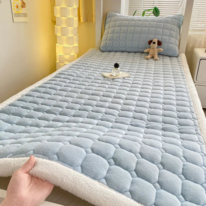 Obbty Dormitory Single Thick Warm Bed Sheet Winter Milk Velvet Mattress Topper Double Bedspread Thin Bed Pad Mattress Cover Tatami Mat