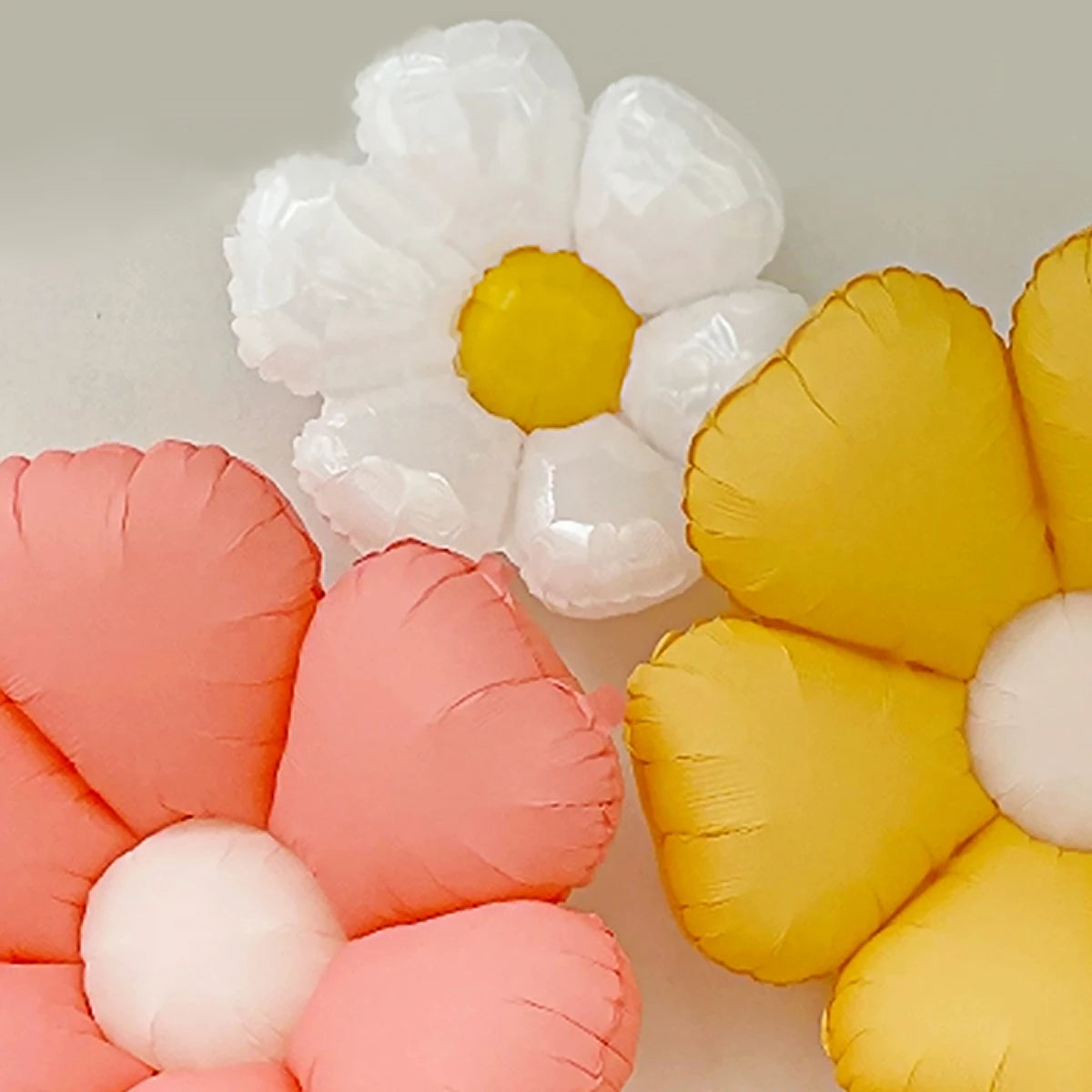 Obbty 6pcs Flowers, Daisies, Balloons, Party Decorations, Cute Arrangement